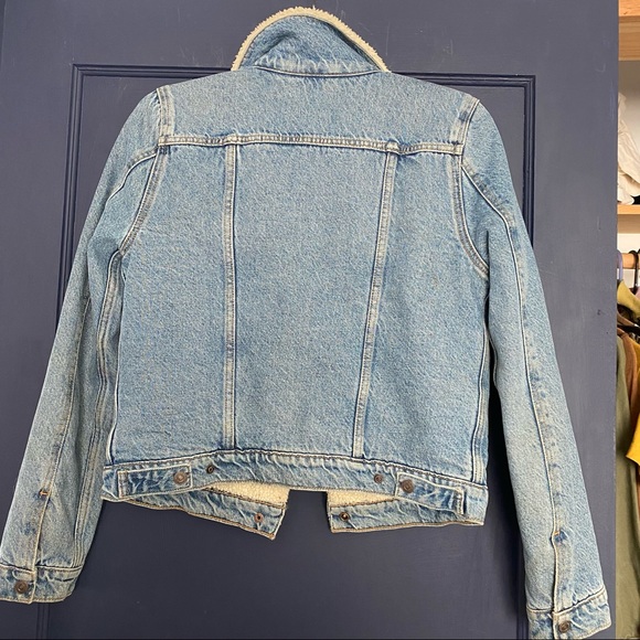 Levis Sherpa lined Jean Jacket! - Picture 4 of 4